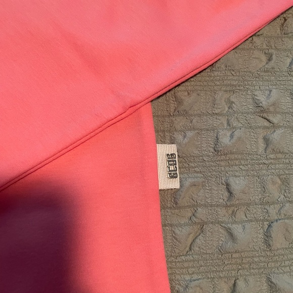 GCDS ‘Passion for Fashion’ Wm’s SM pink long-sleeved cropped t-shirt! - Picture 2 of 4